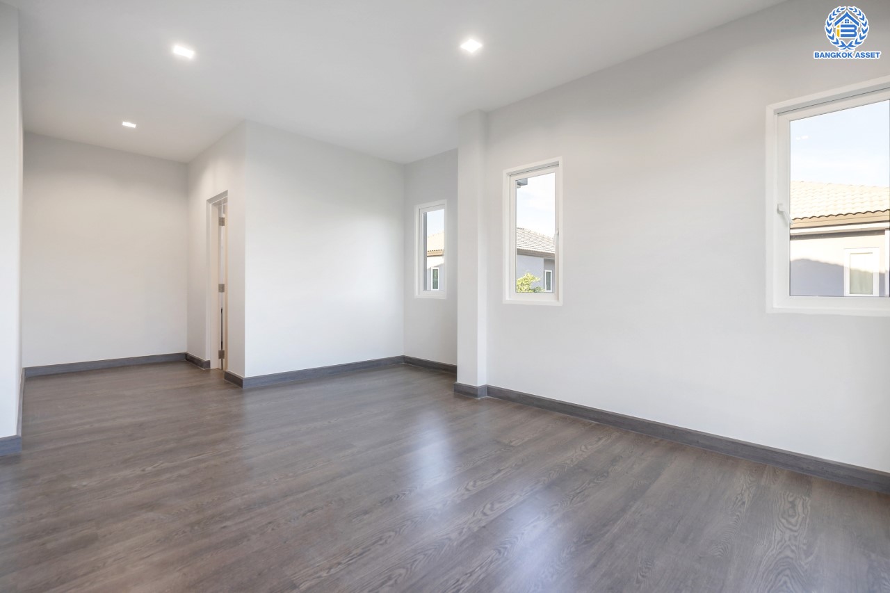 บ้านมือสองตกแต่งใหม่ แบรนด์ AP ม.เดอะซิตี้ ราชพฤกษ์ ตกแต่งหรูหราสไตล์ Modern บนเนื้อที่ 51.6 ตร.ว. ฟังก์ชันจัดเต็ม 4 ห้องนอน 3 ห้องน้ำ 2 ที่จอดรถ พร้อมรองรับครอบครัวขยาย เชื่อมต่อหลายเส้นทางทั้ง ถ.ราชพฤกษ์ ,ถ.รัตนาธิเบศร์ และถ.กาญจนาภิเษก และเพียง 5 นาทีถึงรถไฟฟ้า "สถานีบางพลู"